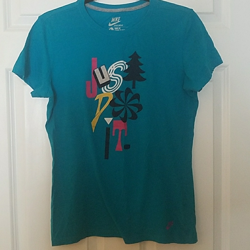 Tee shirt